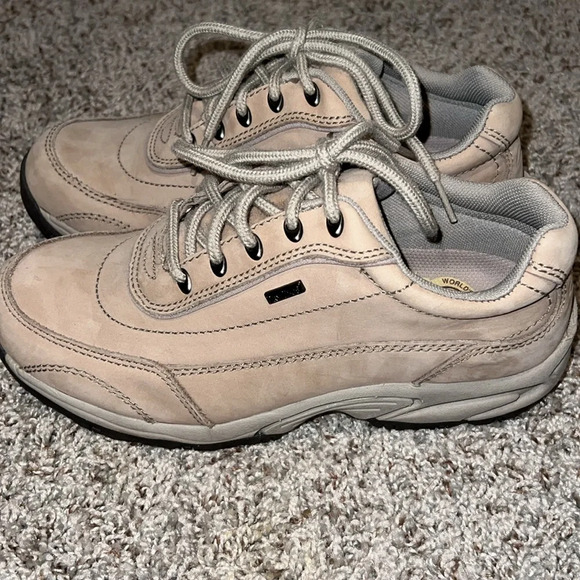 Cabelas Women’s Dry Plus Lace Up Tan Shoes - Picture 6 of 10
